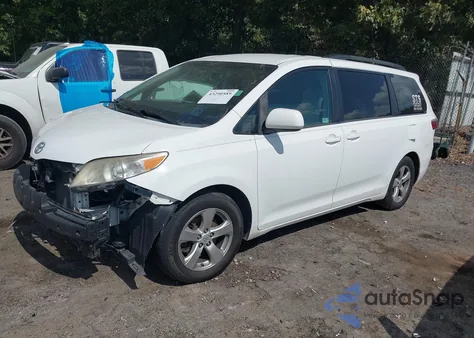 2015 Toyota Sienna Le 8 Passenger из США, поврежденный, VIN 5TDKK3DC5FS682999